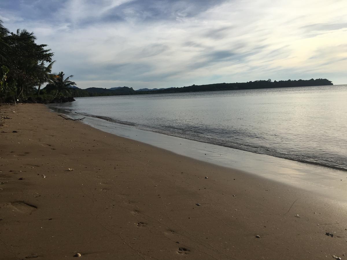Отель Sleep Soundly By The Sea Трат Экстерьер фото